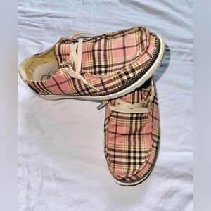 Hey Dude Women’s Wendy’s Tartan Azur Pink Plaid Size 6 Great Condition